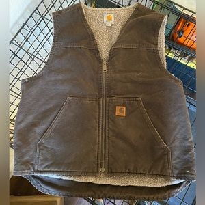 Mens carhartt Sherpa lined work vest. Size large